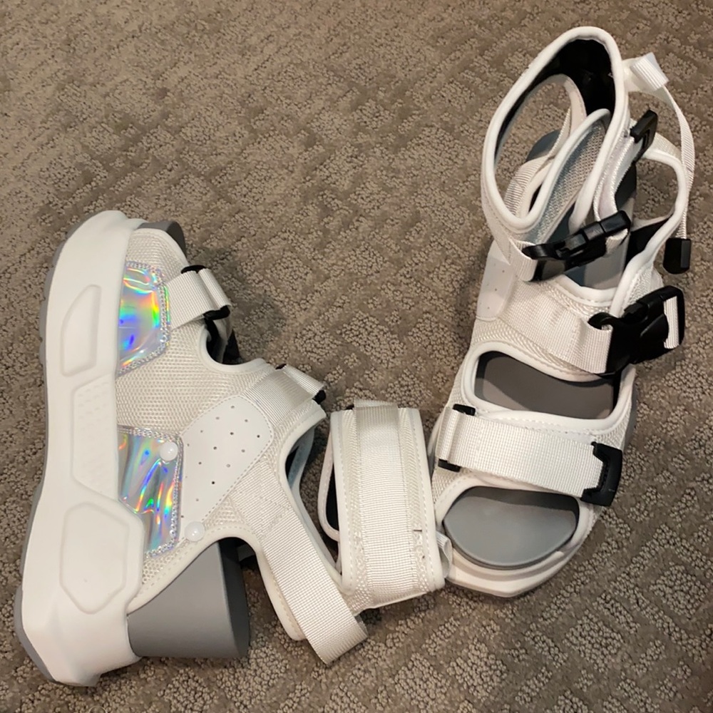 Dolls kill 7.5 platform sandal new never worn